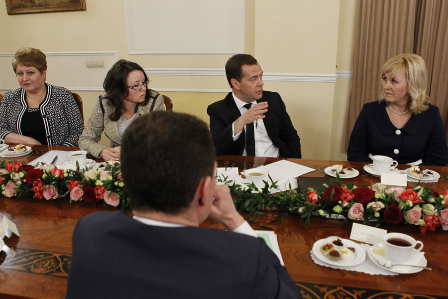 Премьер-министр РФ принял участие в мероприятиях в честь 8-го марта3
