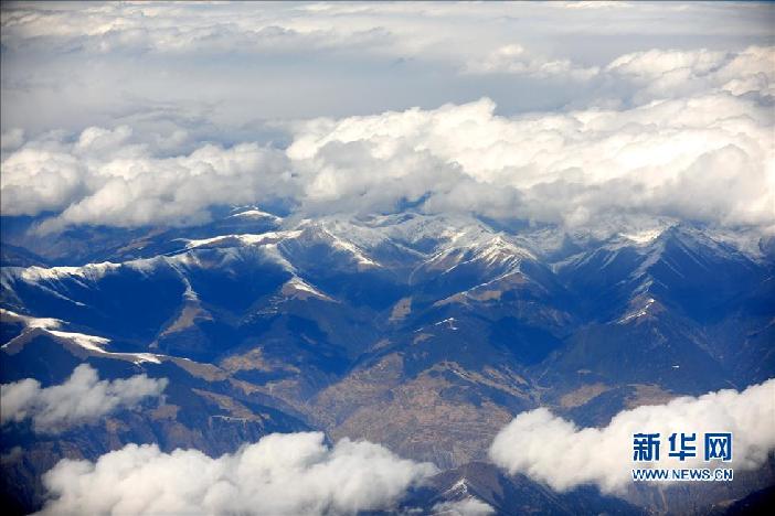 Красивое Цинхай-Тибетское нагорье с высоты птичьего полета3