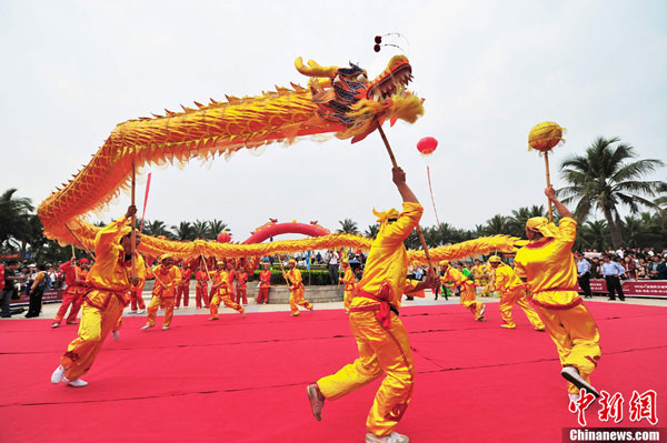 В Китае отмечают народный праздник - 'Дракон поднимает голову'2