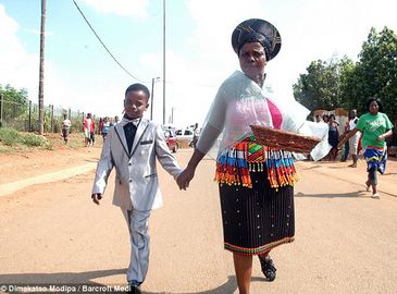 8-летний южноафриканский мальчик женился на собственной 61-летней тетке 