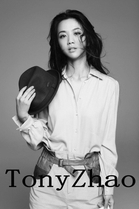 Известная китайская кинозвезда Тан Вэй в черно-белых снимках 汤唯——在光影陆离里活的和黑白一样简单