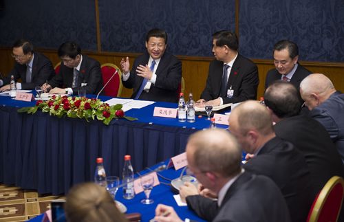 Си Цзиньпин встретился в Москве с российскими китаистами и изучающими китайский язык студентами