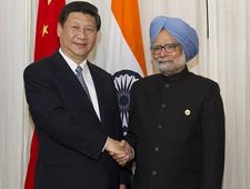 В ходе встречи с М. Сингхом Си Цзиньпин указал на то, что весь мир заинтересован в совместном развитии Китая и Индии