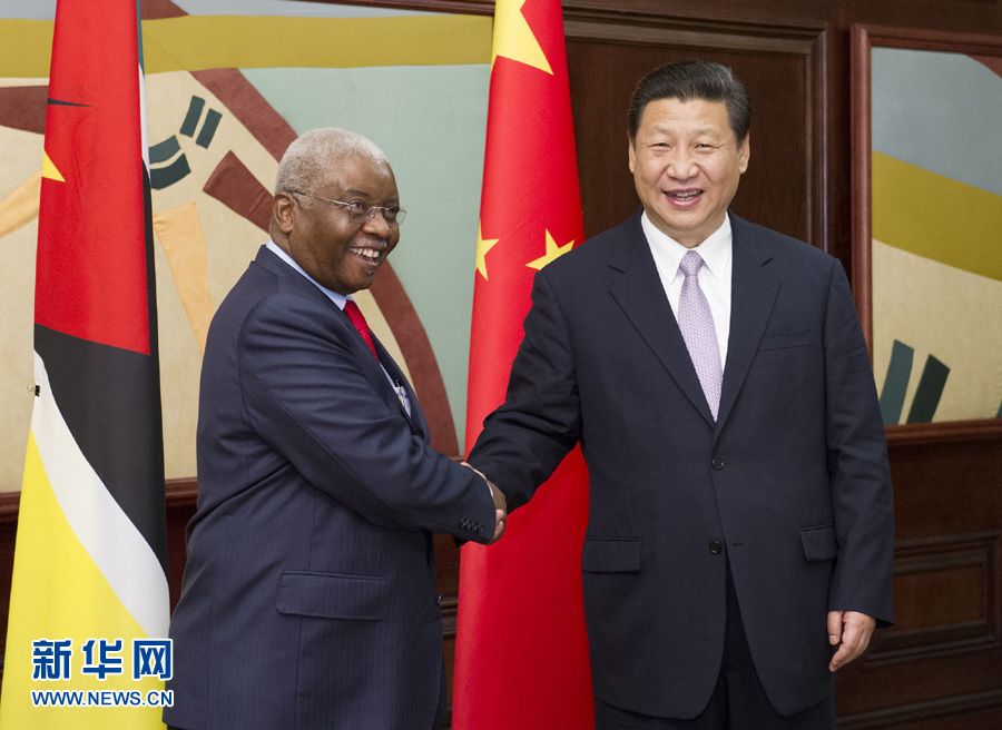 Си Цзиньпин встретился с президентом Мозамбика