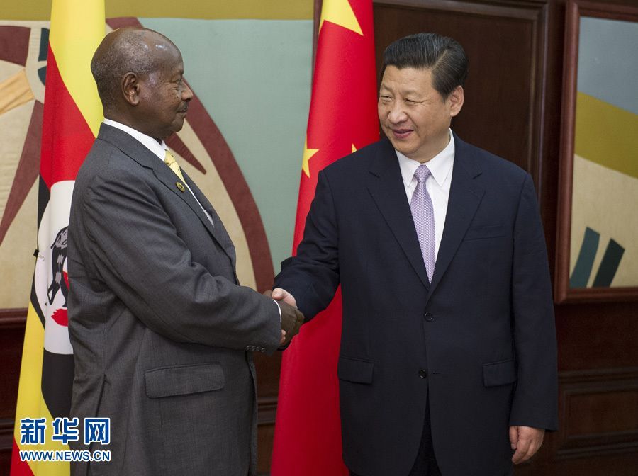 Си Цзиньпин встретился с президентом Уганды