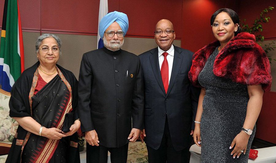 Президент ЮАР Зума с разными супругами присутствовал на мероприятиях 