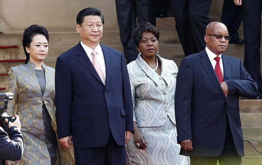 Президент ЮАР Зума с разными супругами присутствовал на мероприятиях 
