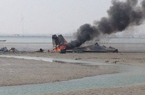 Фото: На месте крушения истребителя Су-27 ВВС КНР в провинции Шаньдун