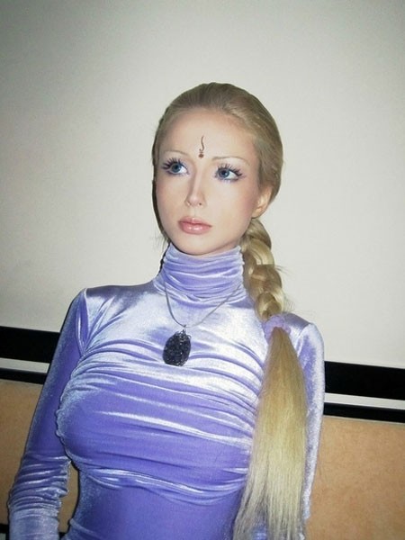 Фото: Валерия Лукьянова - живая Барби с Украины