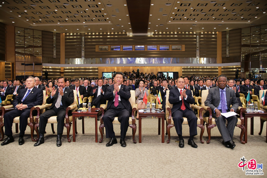 На церемонии открытия ежегодного совещания Боаоского азиатского форума 2013 г.2