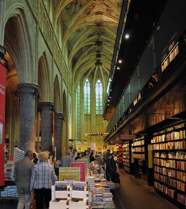 Топ 10 самых очаровательных книжных магазинов в мире