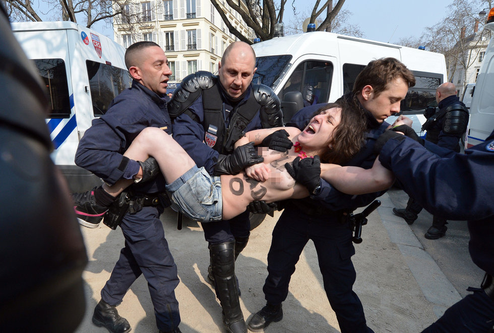 Акция Femen 