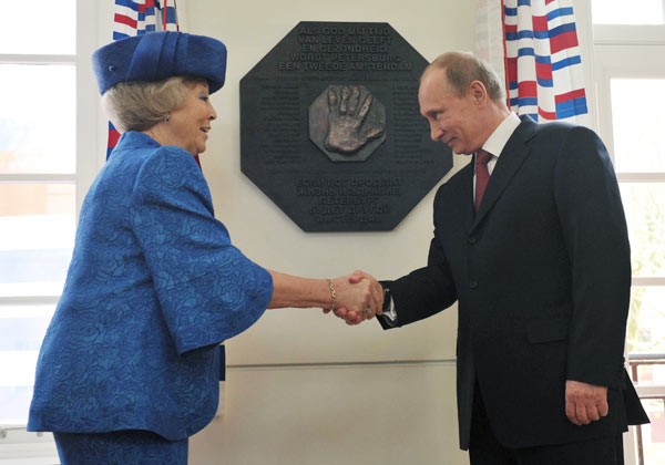 Путин и королева Нидерландов Беатрикс откроют перекрестный год Россия-Нидерланды в 'Эрмитаже на Амстеле'