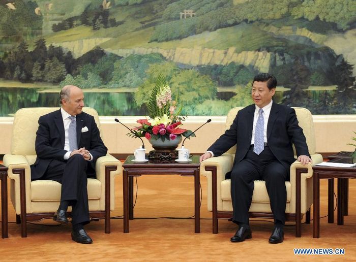 Председатель КНР Си Цзиньпин встретился в Пекине с министром иностранных дел Франции Лораном Фабиусом