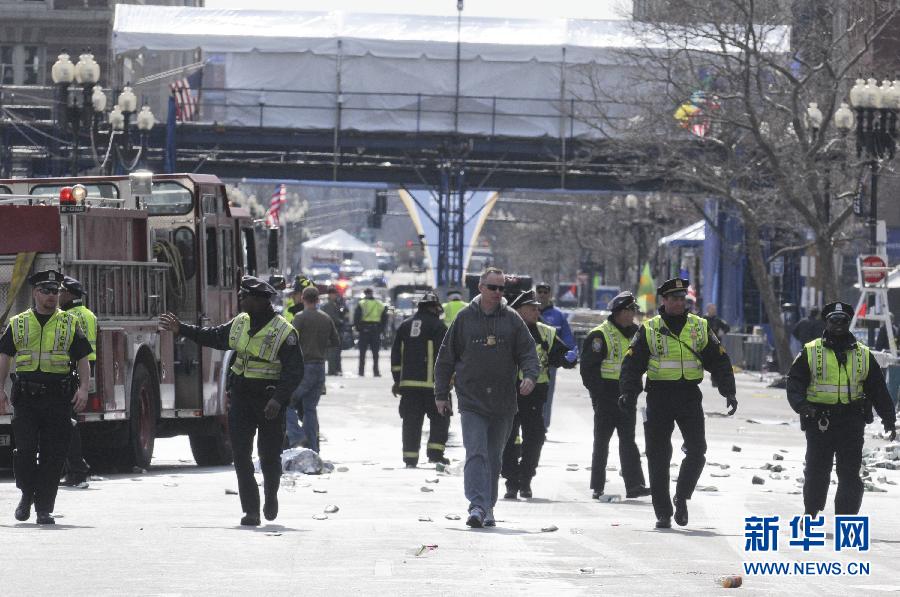 За один день в Бостоне произошли три взрыва