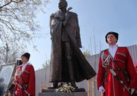 Открытие памятника генералу Лавру Корнилову в Краснодаре 