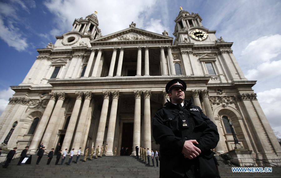 Великобритания усиливает меры безопасности на похоронах М. Тэтчер