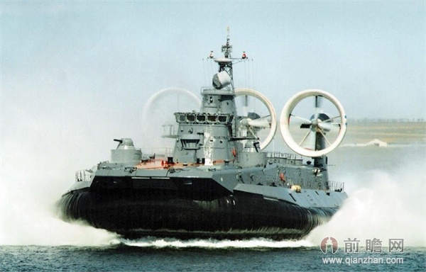 Украина сдала Китаю крупнейший в мире десантный корабль на воздушной подушке «Зубр»