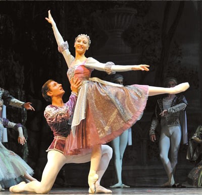 «Лебединое озеро» российской государственной балетной труппы поставят в двух театрах Пекина