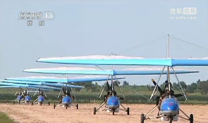 Парамоторы спецназа НОАК нашли активного применения в зоне бедствия в уезде Лушань