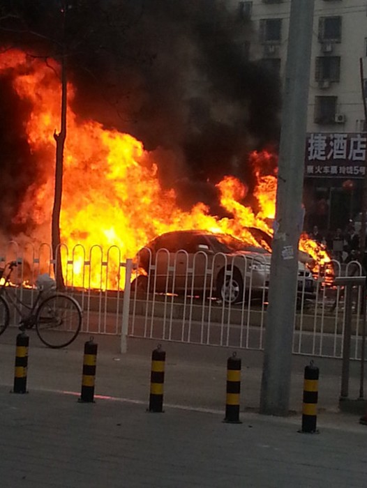 Четыре автомобили столкнулись в Пекине