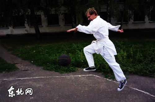 Путь к кунфу русского парня Лёши на горах Эмэй Китая