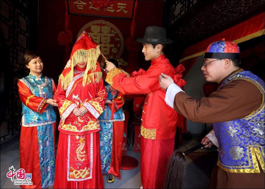 Традиционная свадьба в древнем торговом городке Чжоуцунь