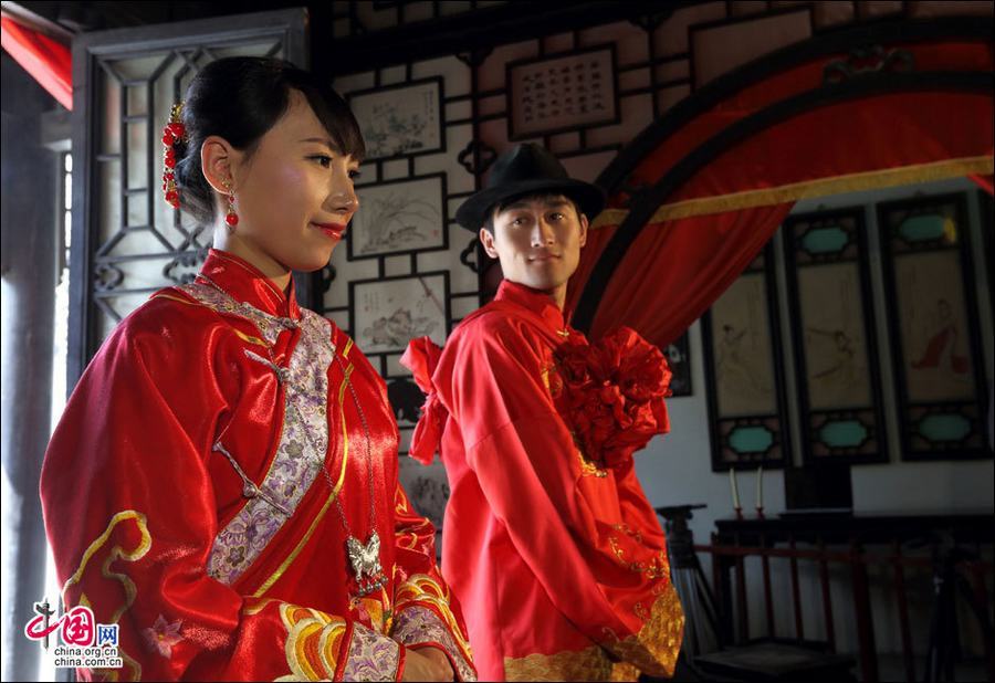 Традиционная свадьба в древнем торговом городке Чжоуцунь
