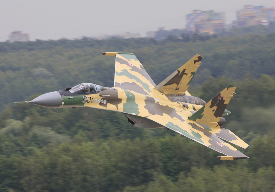 Российский многоцелевой истребитель Су-351