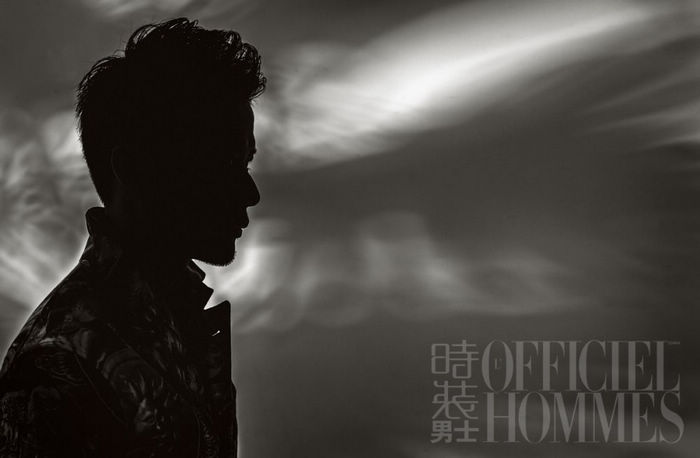 段奕宏登《时装男士》4月封面 Телезвезда Дуань Ихун попал на обложку модного журнала «L’OFFICIEL HOMMES»