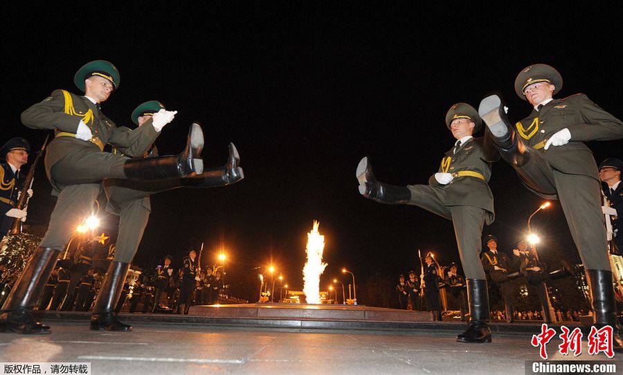 В Минске прошла ночная репетиция парада Победы