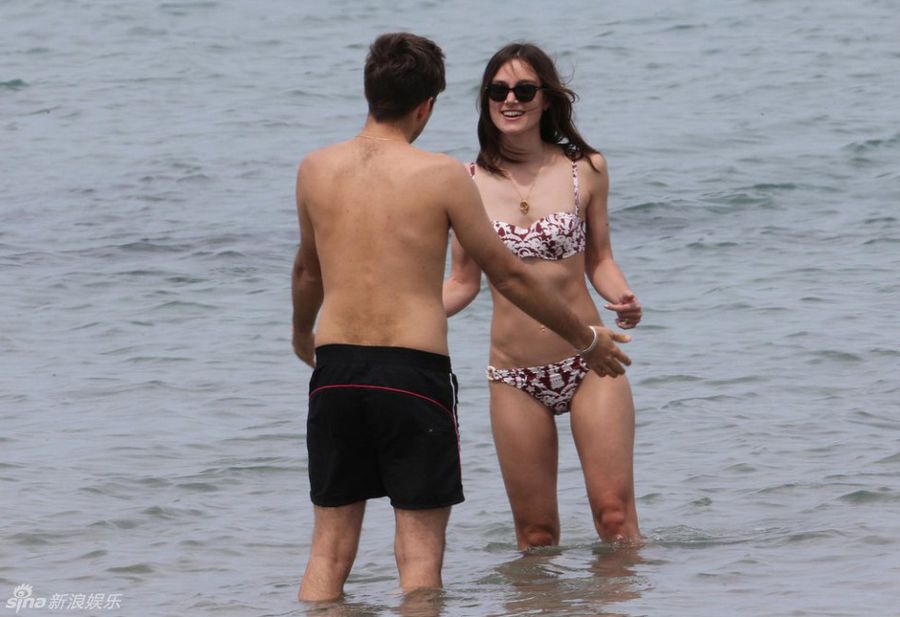 Фото: Кира Найтли и муж в медовый месяц