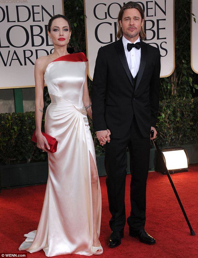 Анджелина Джоли из-за угрозы рака удалила обе груди