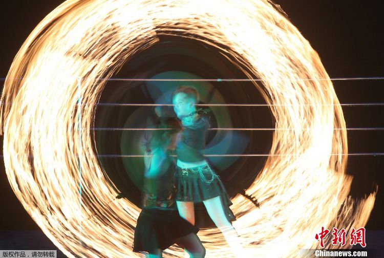 В Минске открылся Международный фестиваль огня
