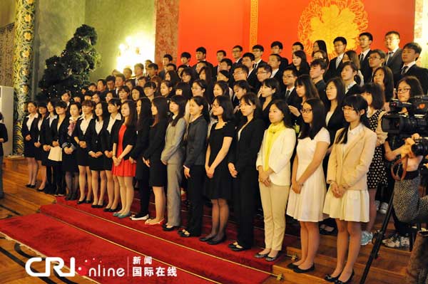 100 китайских студентов прошли стажировку в МГУ