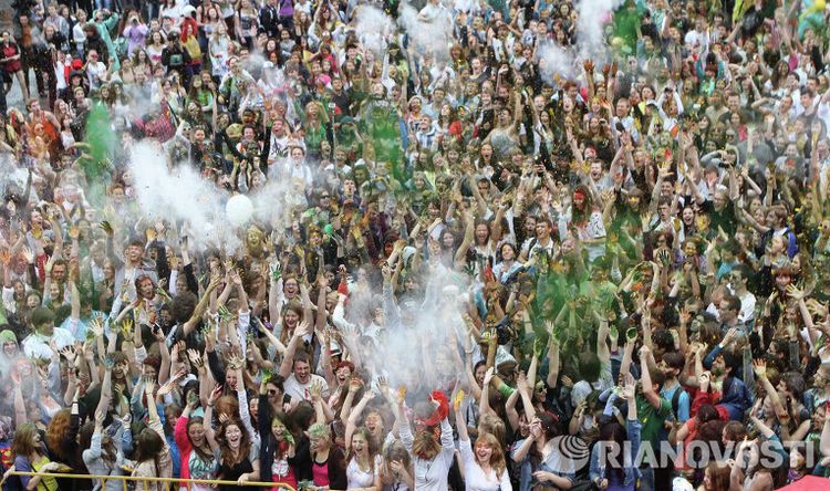 Индийский фестиваль красок Холи в Москве