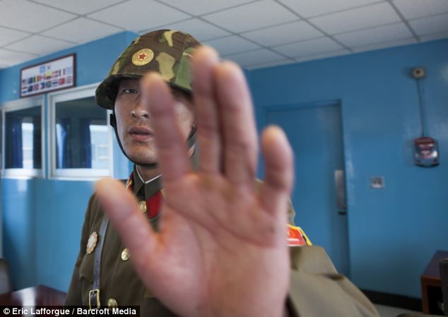 Солдаты КНДР в объективе французского фотографа