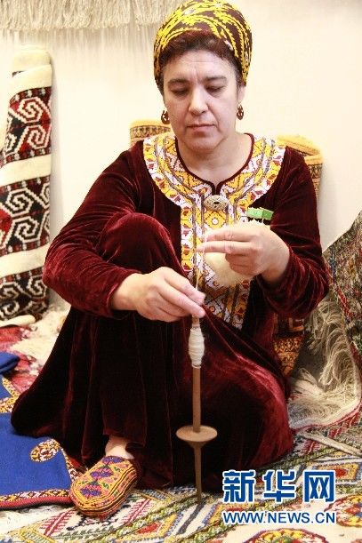 Как изготавливается туркменский ковер ручной работы? 