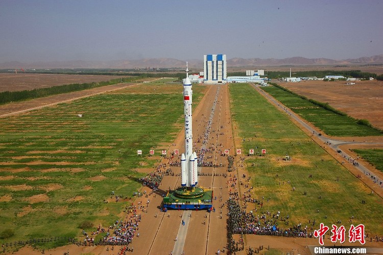 Пилотируемый космический корабль «Шэньчжоу-10» отправится во второй декаде июня