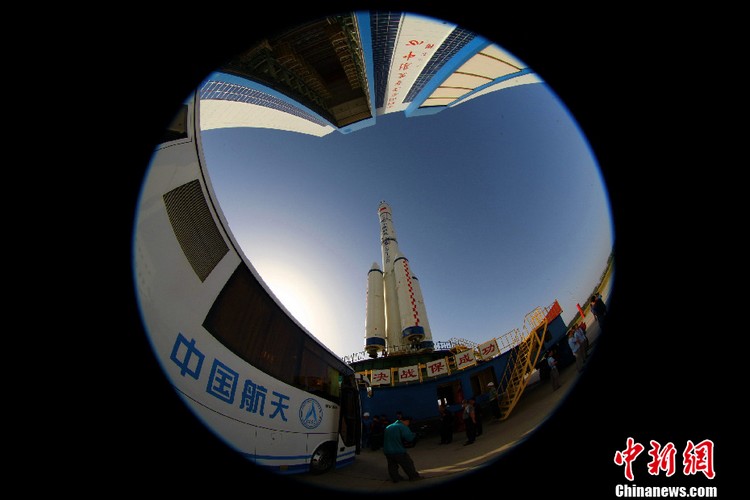 Пилотируемый космический корабль «Шэньчжоу-10» отправится во второй декаде июня