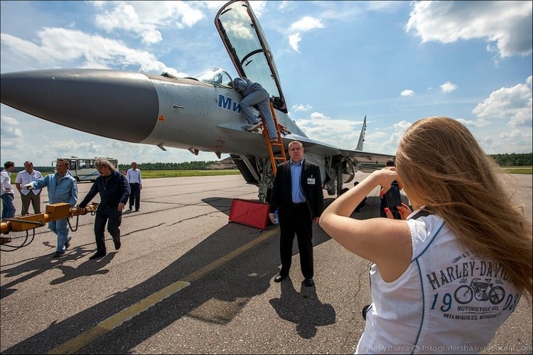 Полет СУ-35 на юбилее корпорации «МиГ»