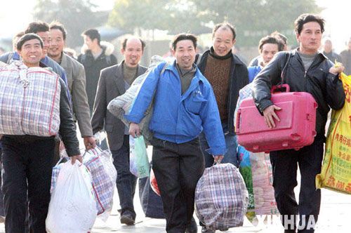 Урбанизация в Китае: Рабочие мигранты все чаще предпочитают большим городам маленькие