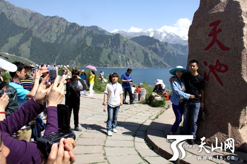 В настоящее время в живописной зоне озера Тяньчи встречается туристический пик