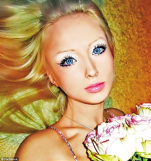 Фотоальбом: Красивая Валерия Лукьянова - живая Барби с Украины