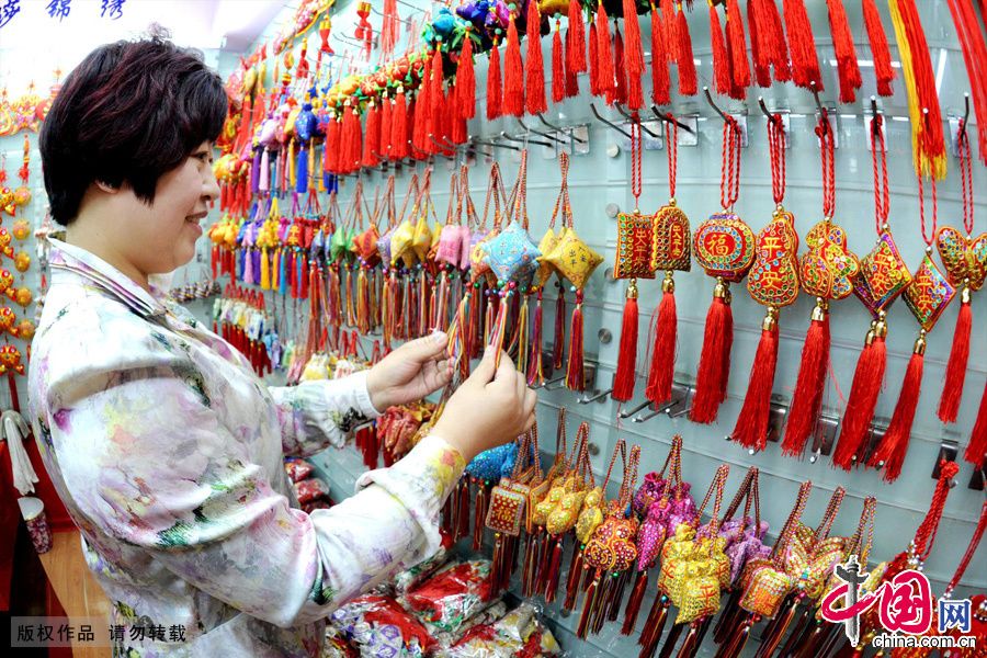 В Китае праздник Дуаньу встречают ароматными мешочками 