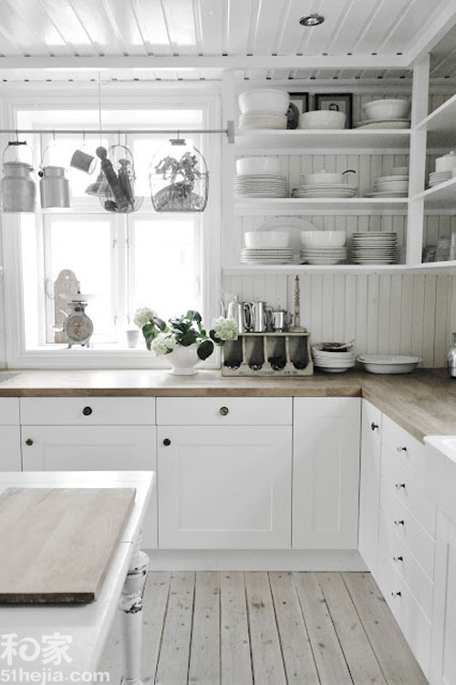 Красивые дизайны: белая кухня (10 фото)