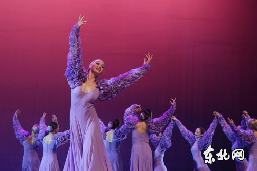 Московский государственный академический театр танца «Гжель», выступления которого признаны вершиной танцевального искусства в мире, был основан в 1988 году и объединяет многих заслуженных артистов России.