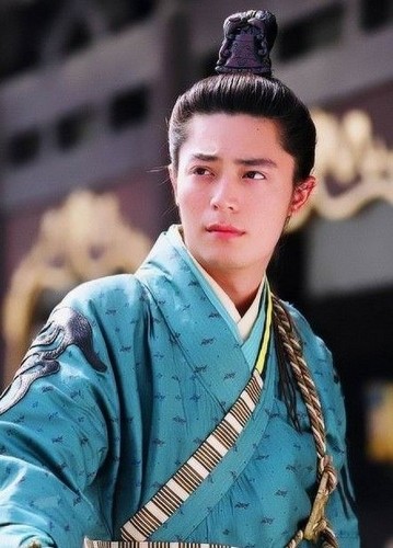 Топ 10 красивых мужчин-звезд в нарядах древнего Китая