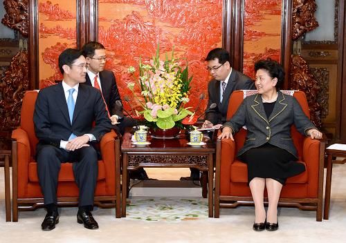 Лю Яньдун встретилась с вице-президентом 'Самсунга'