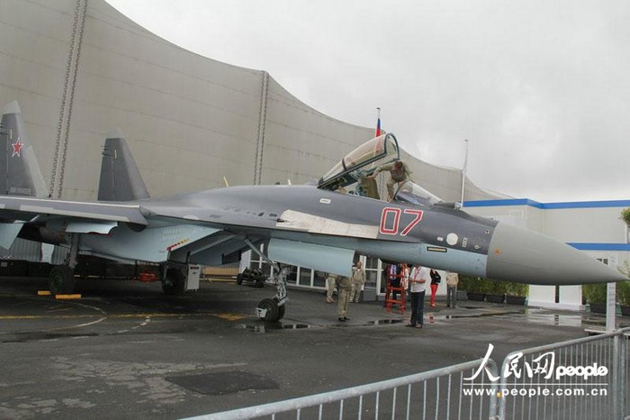 Парижский авиасалон Ле-бурже: российский истребитель Су-35